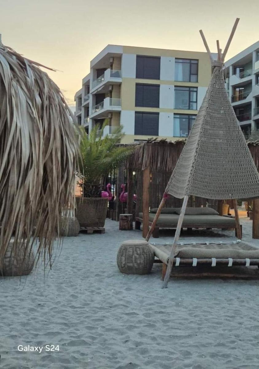 Constantinos Apartment Mamaia Nord Năvodari Exteriér fotografie
